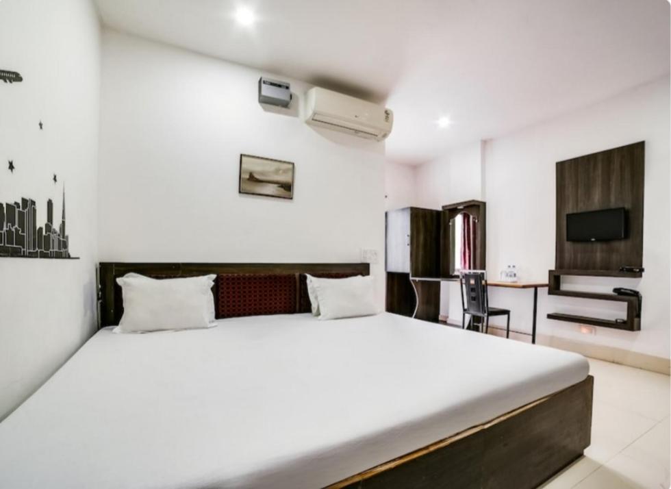 Hotel Executive Inn Hailakandi Екстериор снимка