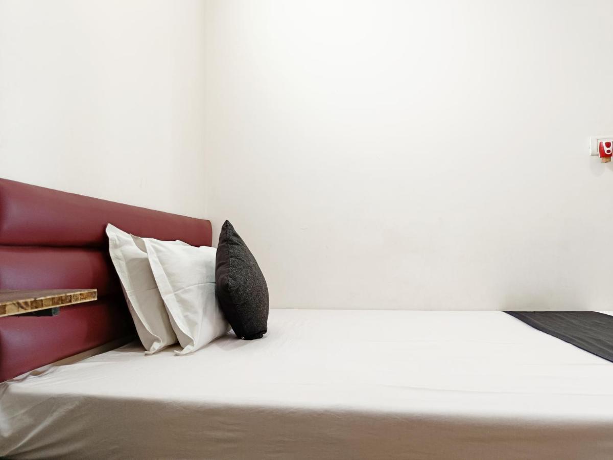 Hotel Executive Inn Hailakandi Екстериор снимка