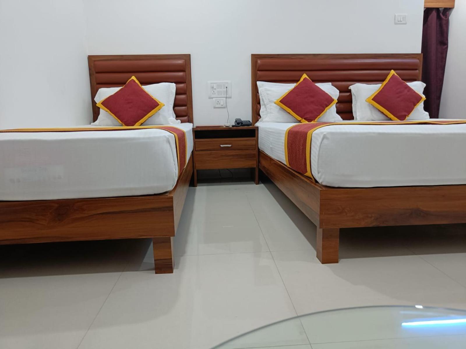 Hotel Executive Inn Hailakandi Екстериор снимка