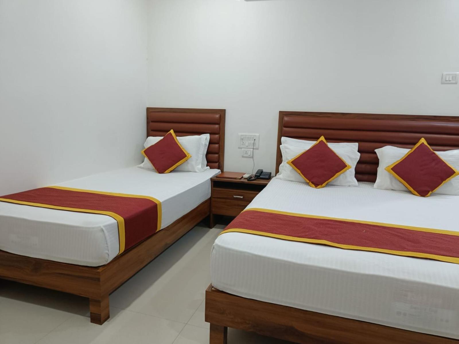 Hotel Executive Inn Hailakandi Екстериор снимка