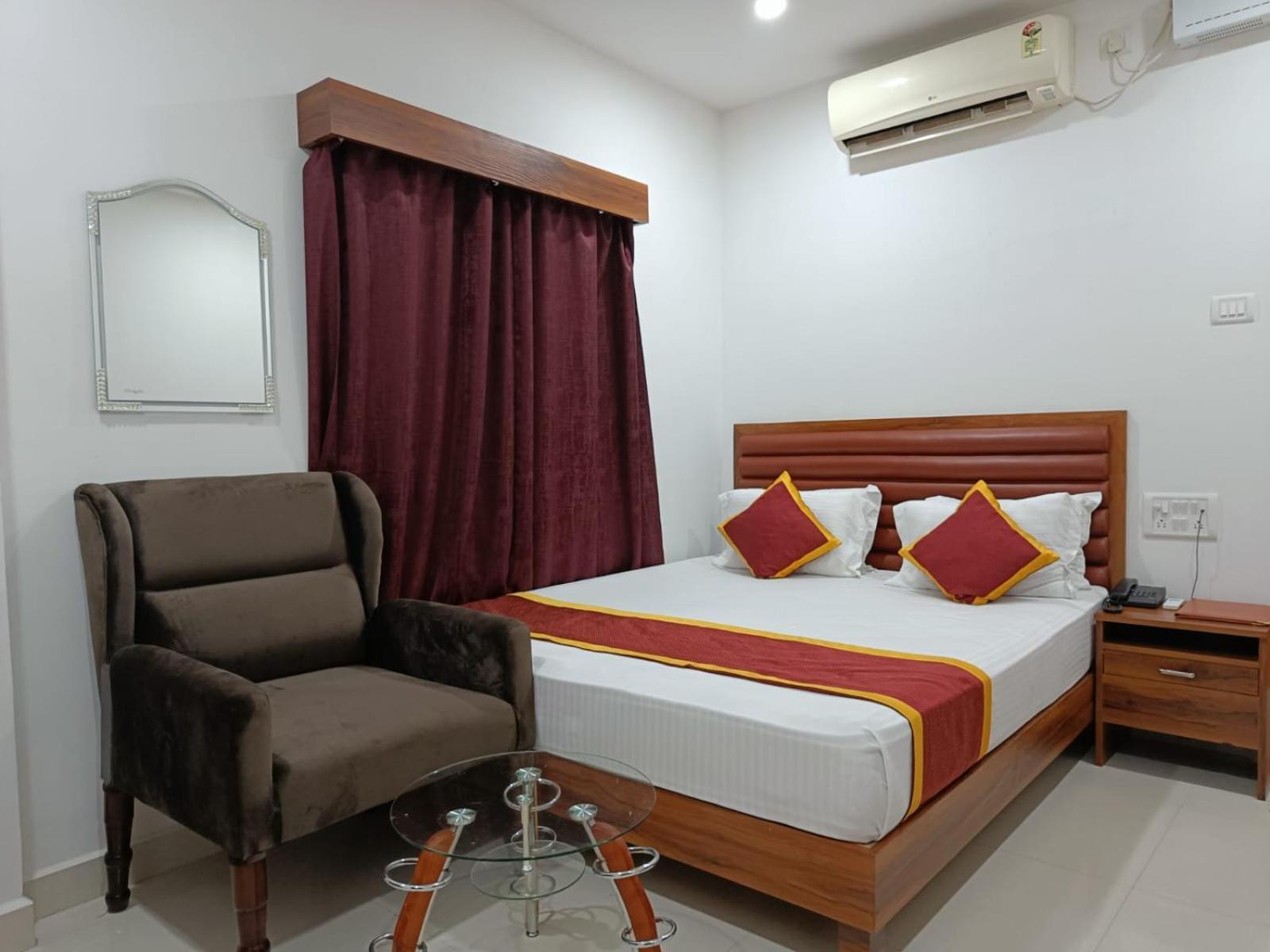 Hotel Executive Inn Hailakandi Екстериор снимка