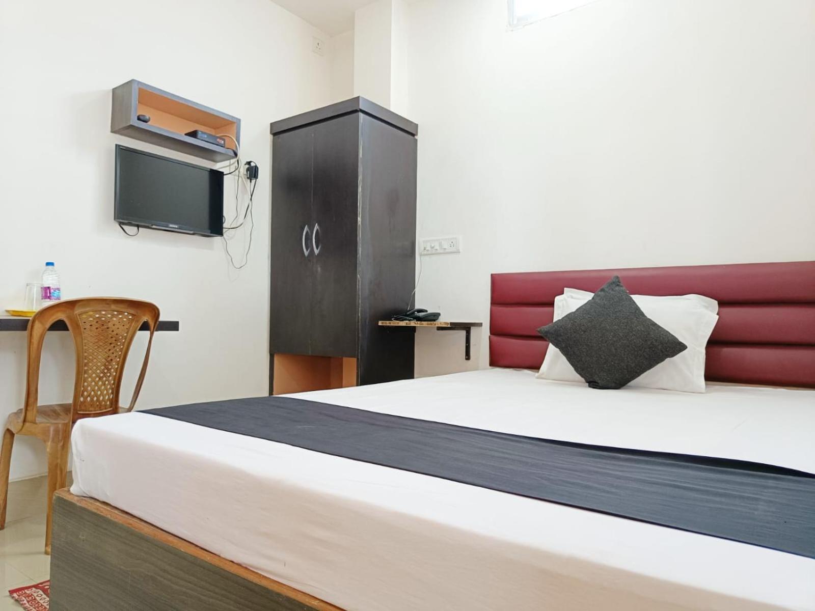 Hotel Executive Inn Hailakandi Екстериор снимка